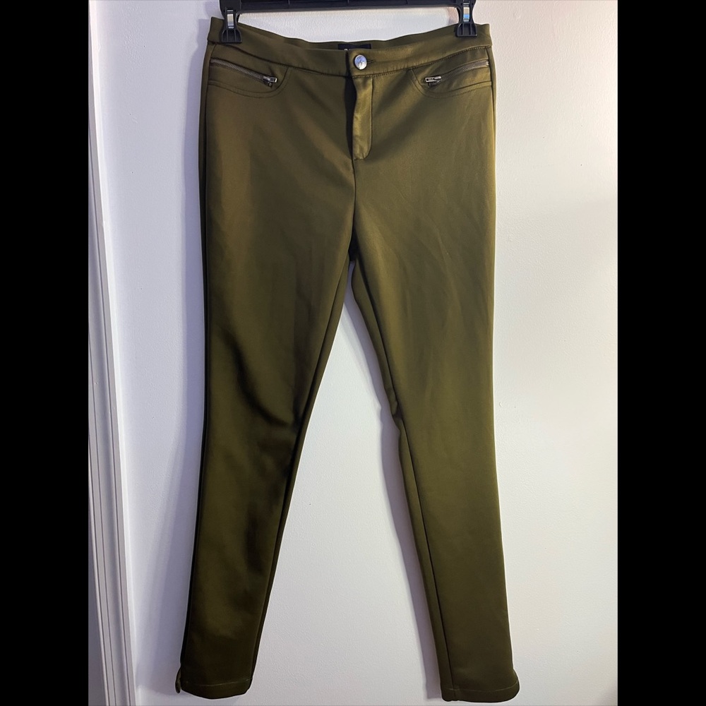 Army green fitted pants